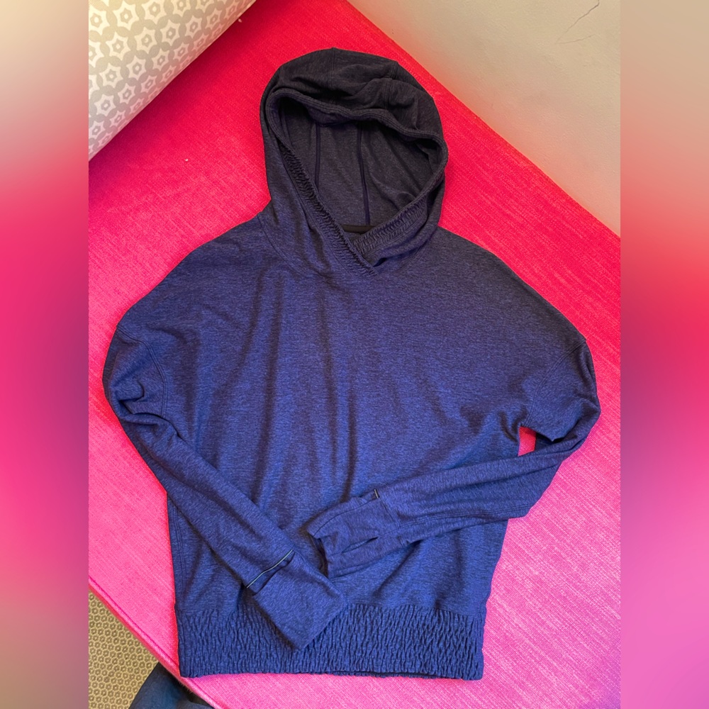 Lululemon Yoga Hoodie in blue Women’s small. Like new. Excellent condition.